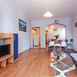 2 Bedroom Lovely In