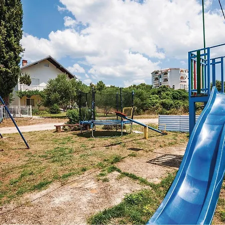 2 Bedroom Lovely In Apartamento